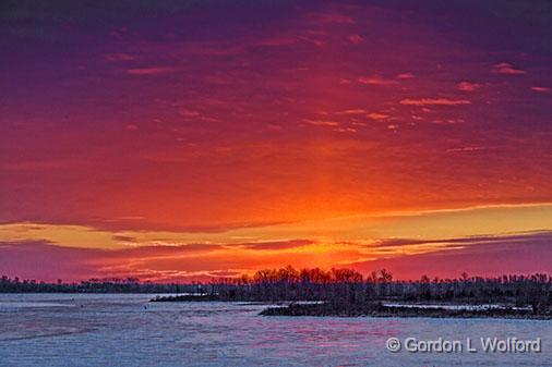 Rideau Canal Sunrise_33409.jpg - Fading solar pillar photographed along the Rideau Canal Waterway near Smiths Falls, Ontario, Canada.